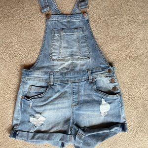 Short overalls
